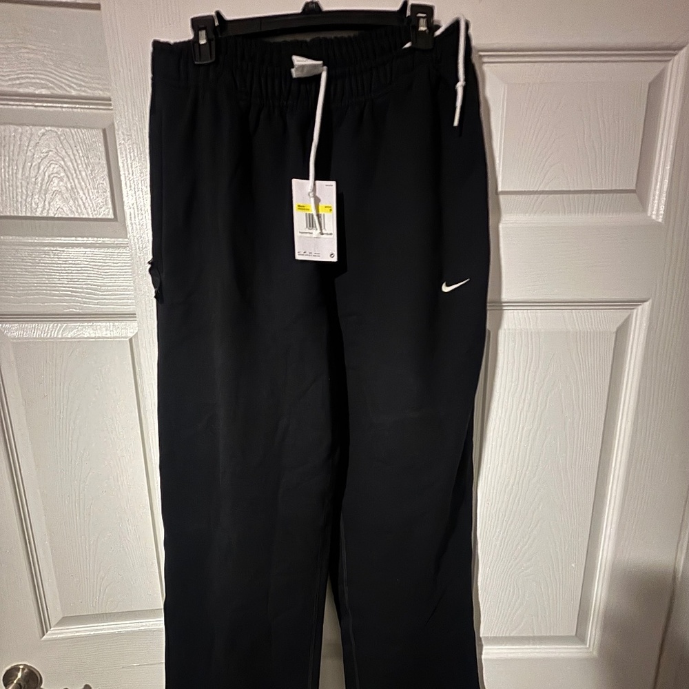 Nike Joggers- Men (Small)
